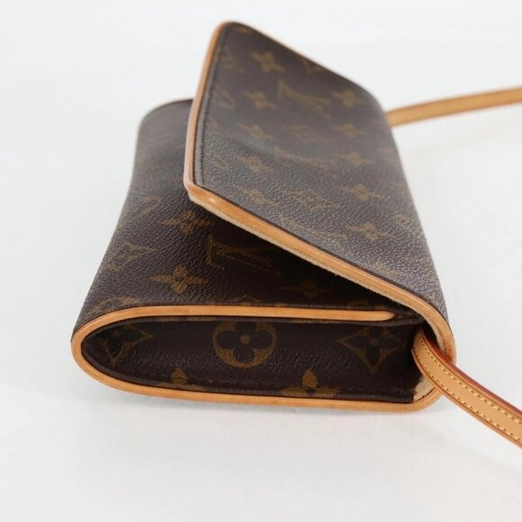 LOUIS VUITTON Monogram Pochette Twin GM Shoulder Bag - Picture 4 of 16